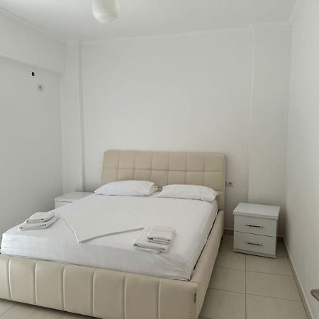 Xhulio Apartments Saranda Extérieur photo