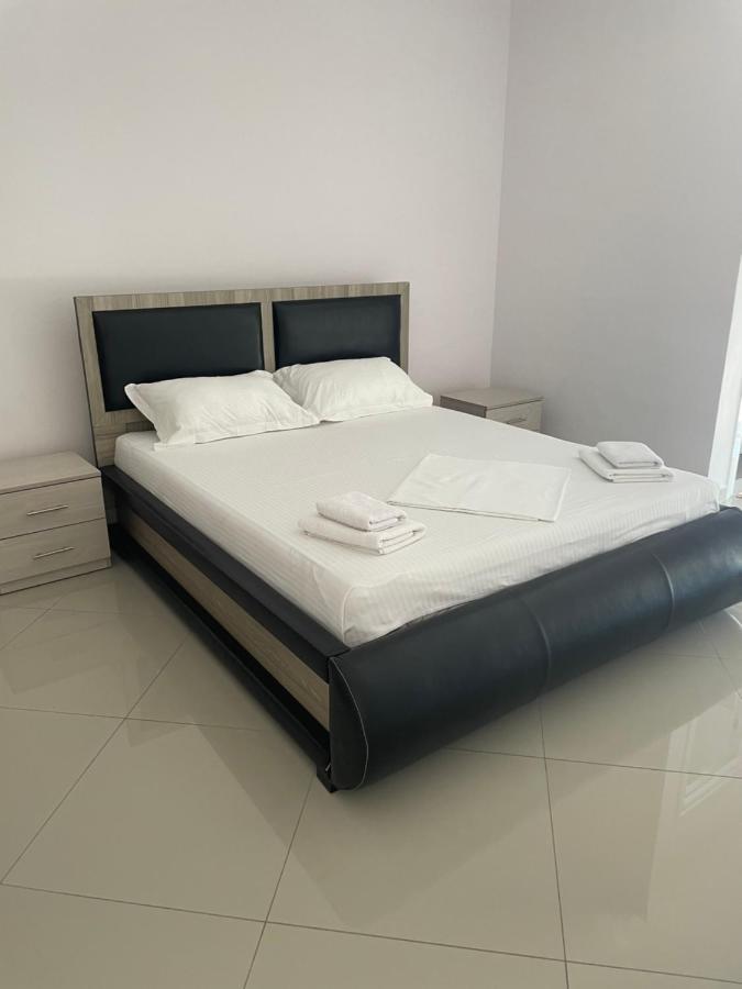 Xhulio Apartments Saranda Extérieur photo