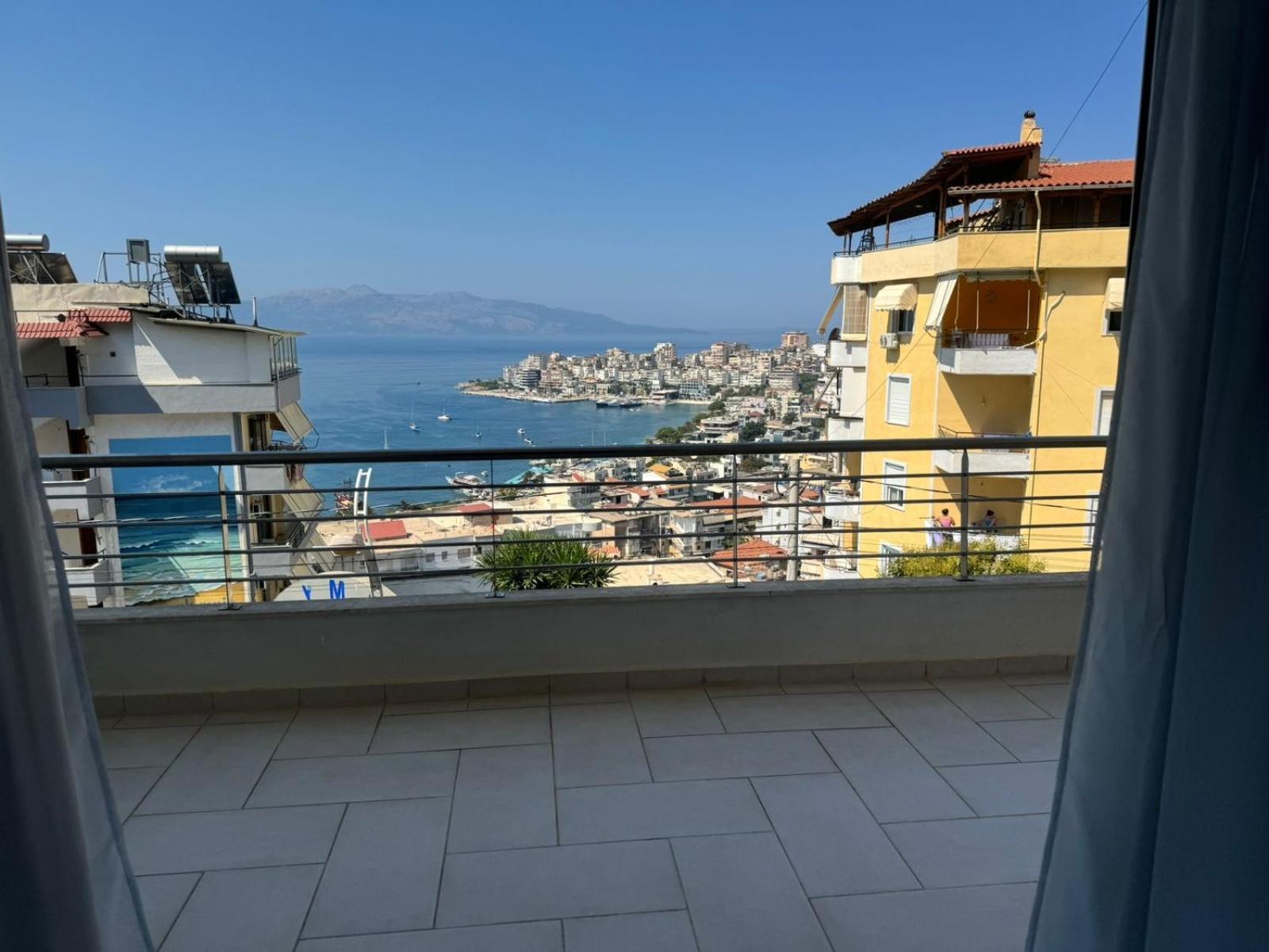 Xhulio Apartments Saranda Extérieur photo